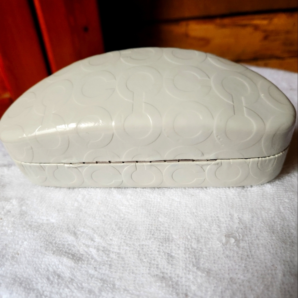 Coach Cream Oval Women's Eyeglass Case - Picture 6 of 8